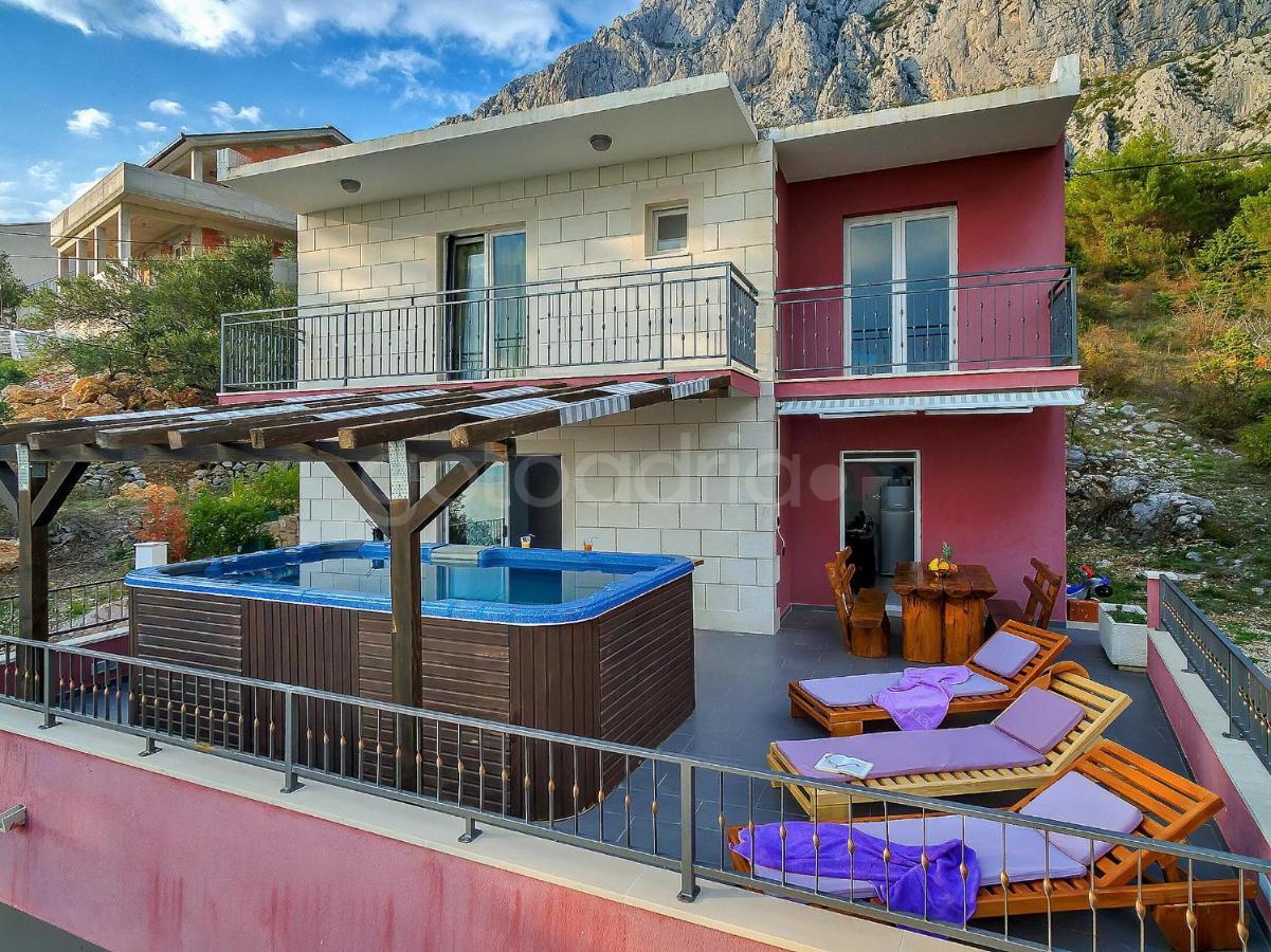 מאקרסקה Holiday Home Darius With Hot Tub מראה חיצוני תמונה