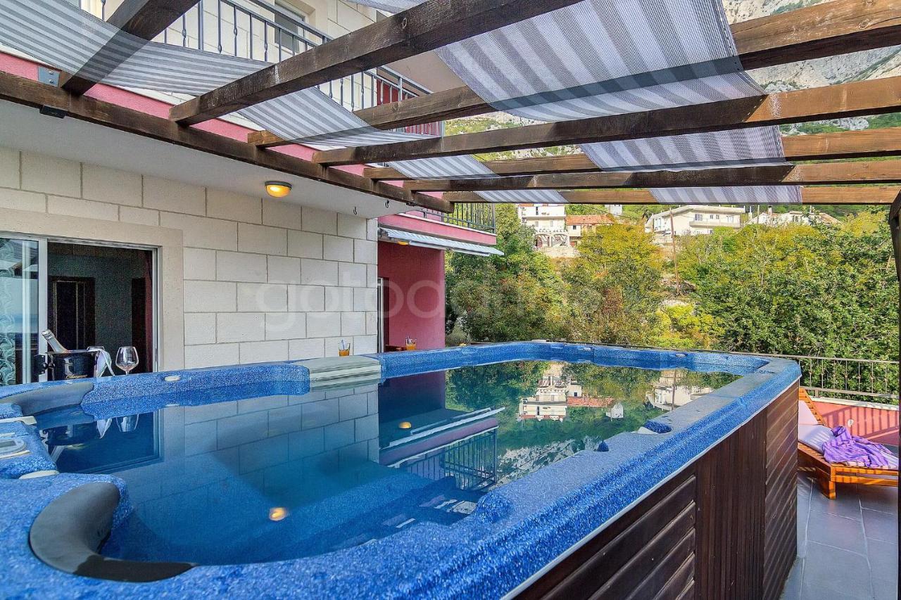 מאקרסקה Holiday Home Darius With Hot Tub מראה חיצוני תמונה