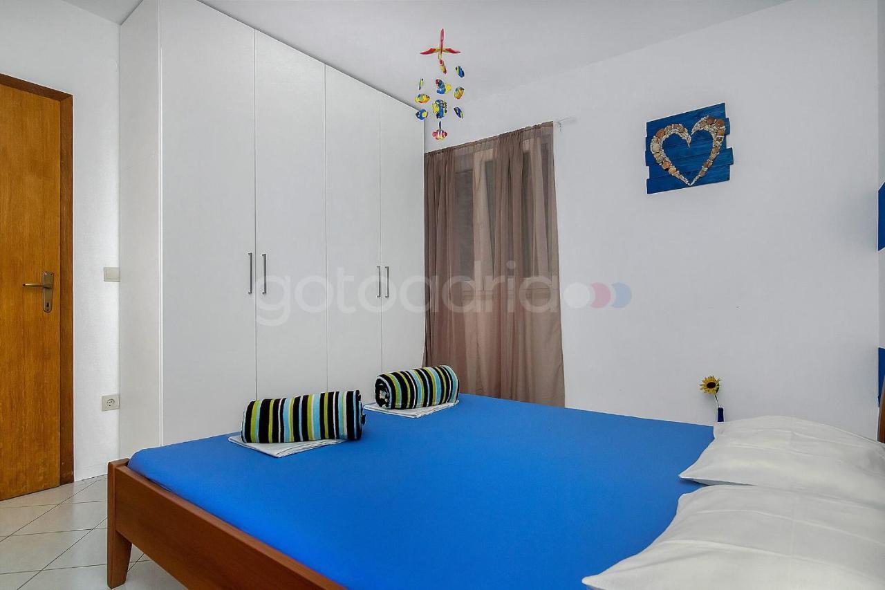 מאקרסקה Holiday Home Darius With Hot Tub מראה חיצוני תמונה